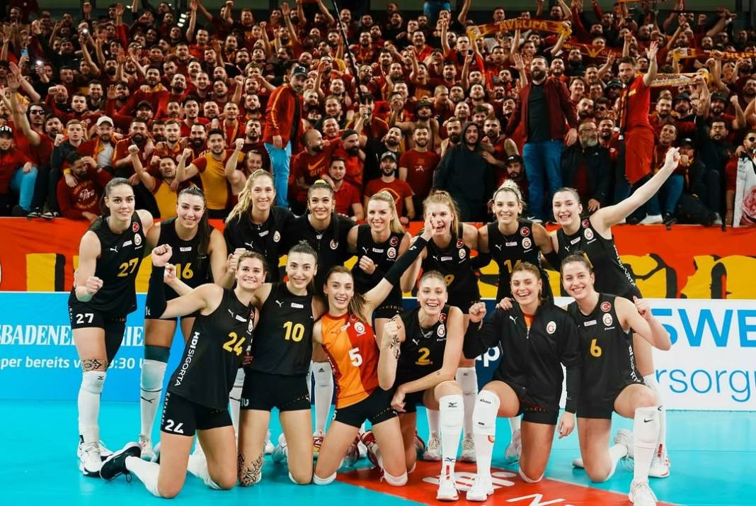 Galatasaray'ın uçan Hollandalısının sırrı ortaya çıktı. Aşkını itiraf etti 11